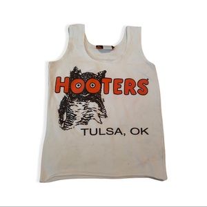 hooters tank top